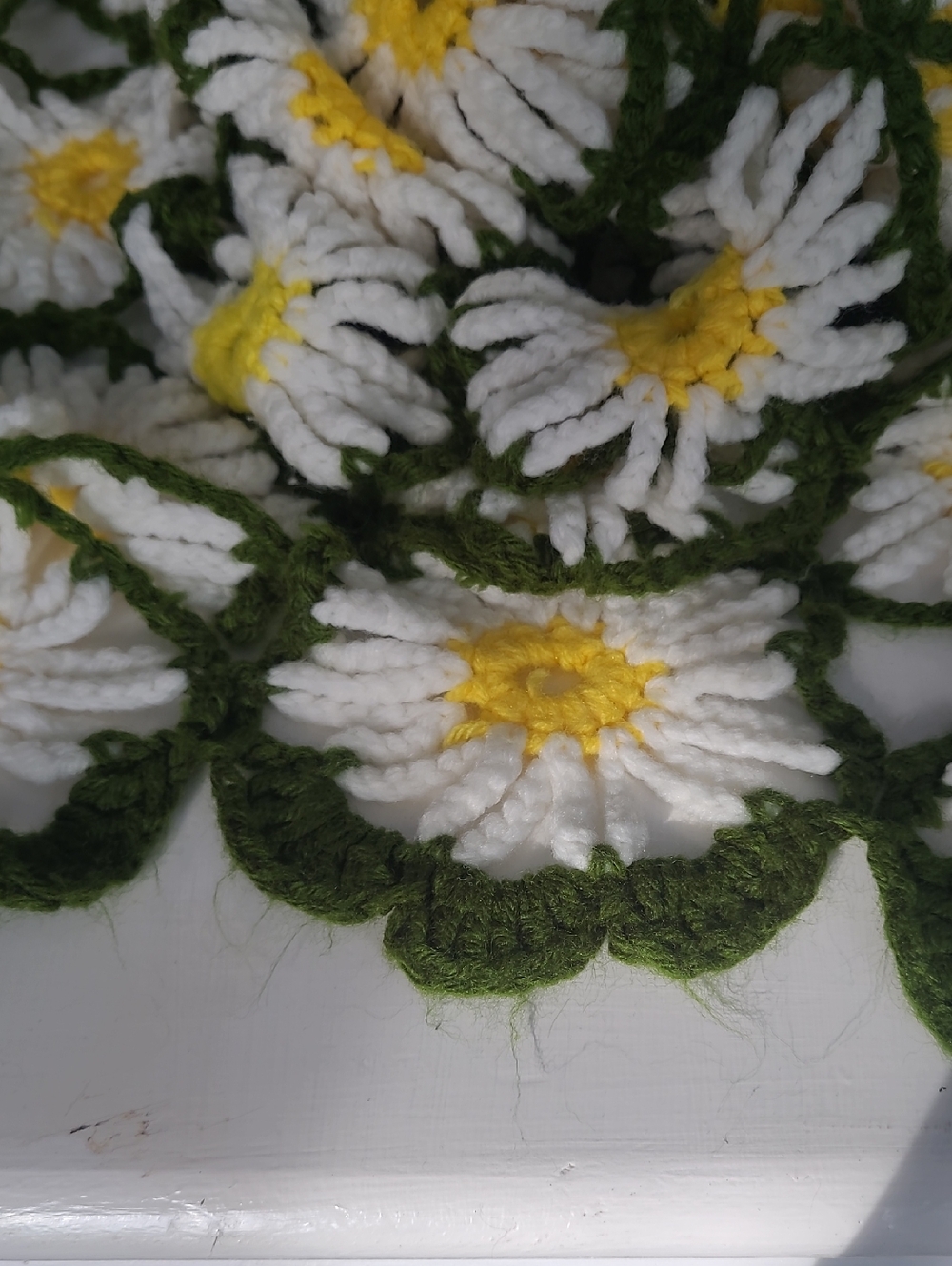 Handmade Crochet Daisy Throw Blanket Afghan White Yellow Green 4x5 Ft - Picture 5 of 6